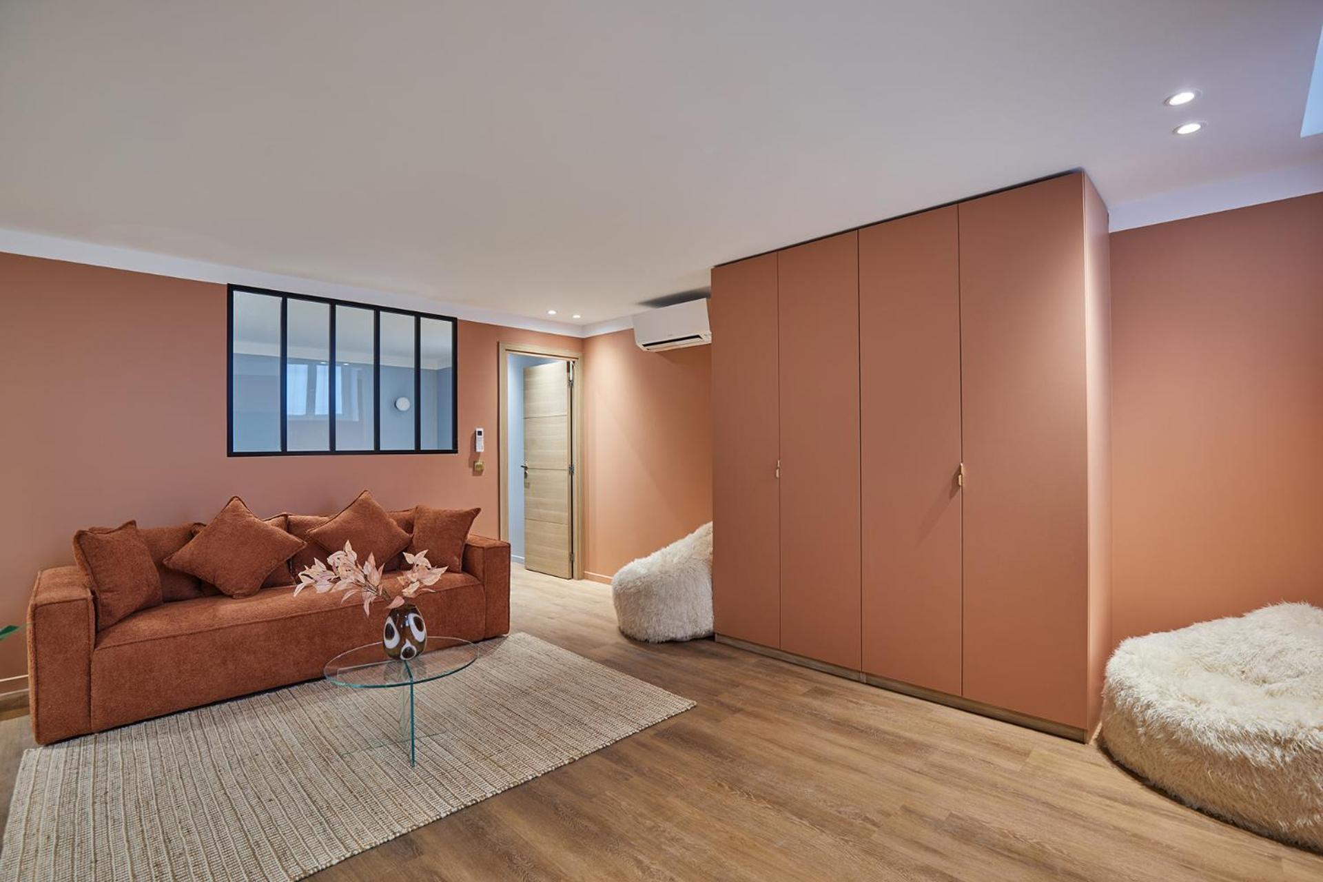 Center Of Bastille By Prestige * Parijs